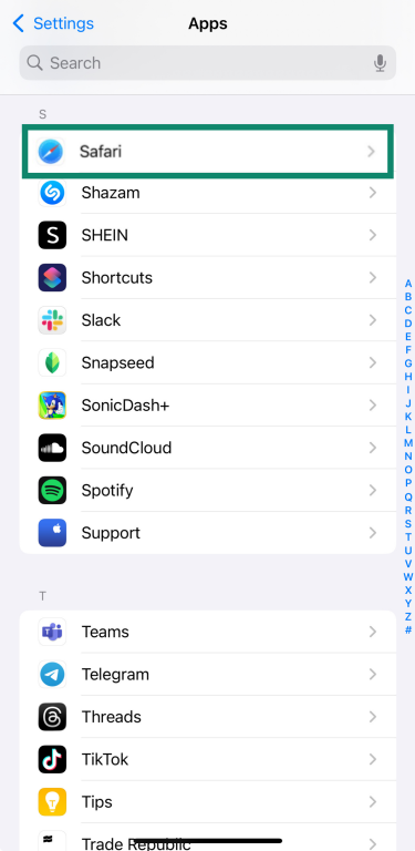 iPhone Settings showing Apps menu and Safari app highlighted.